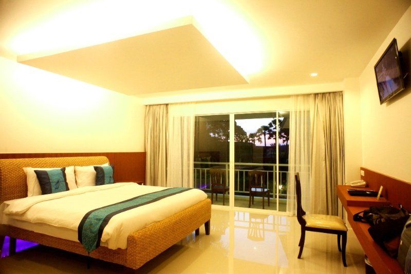 Chanalai Flora Resort, Kata Beach Exterior photo